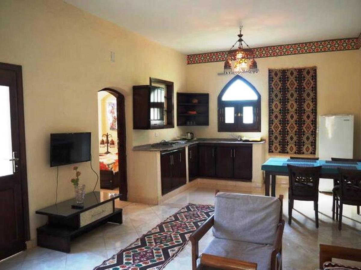 Nile Compound Hotel Luxor Bagian luar foto