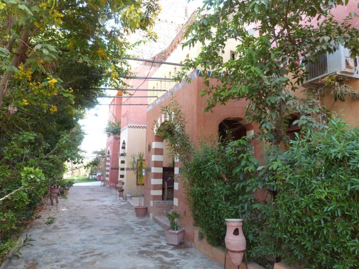 Nile Compound Hotel Luxor Bagian luar foto