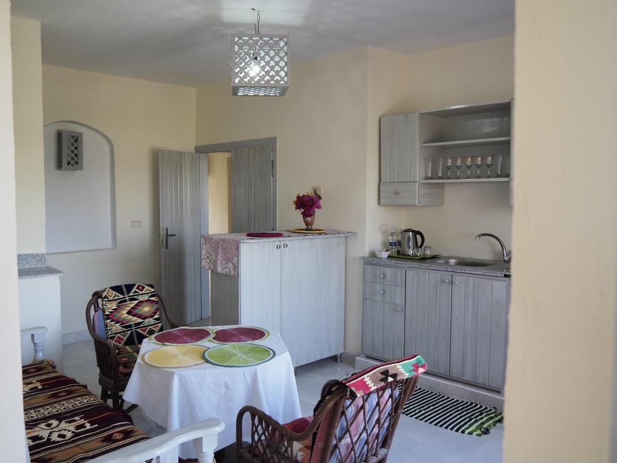 Nile Compound Hotel Luxor Bagian luar foto