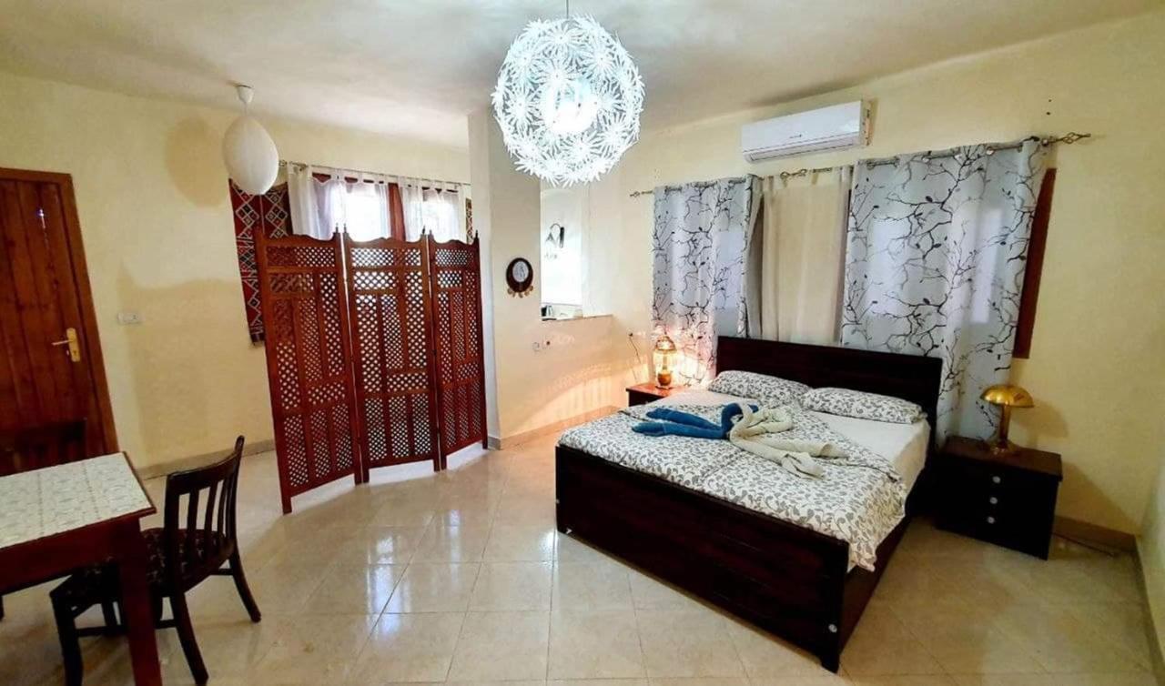 Nile Compound Hotel Luxor Bagian luar foto