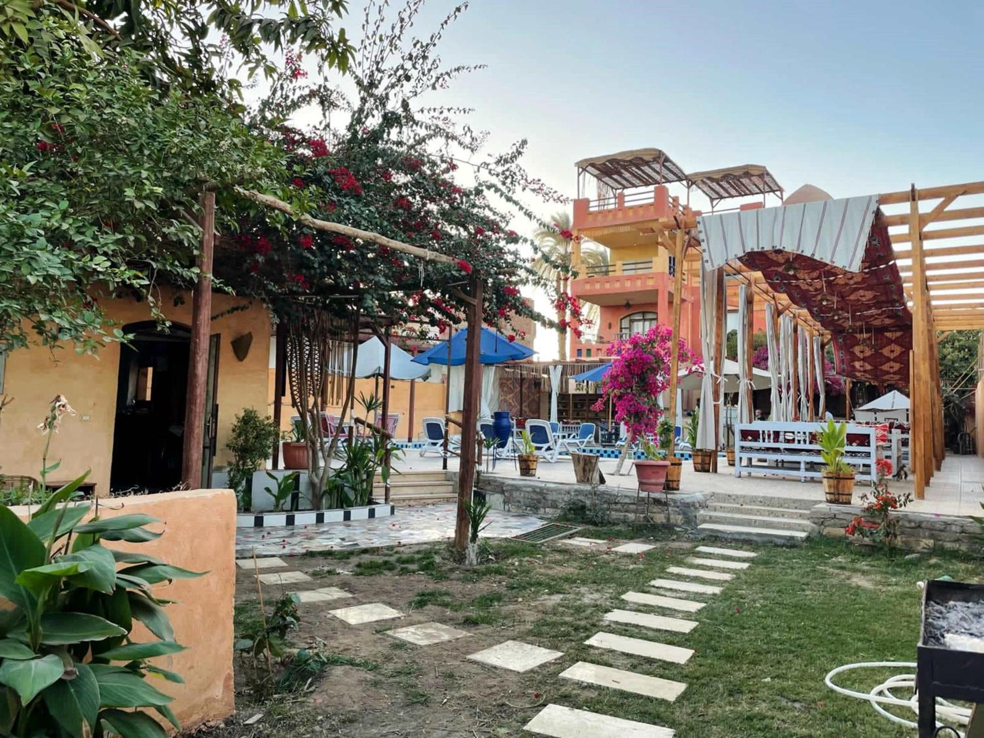 Nile Compound Hotel Luxor Bagian luar foto